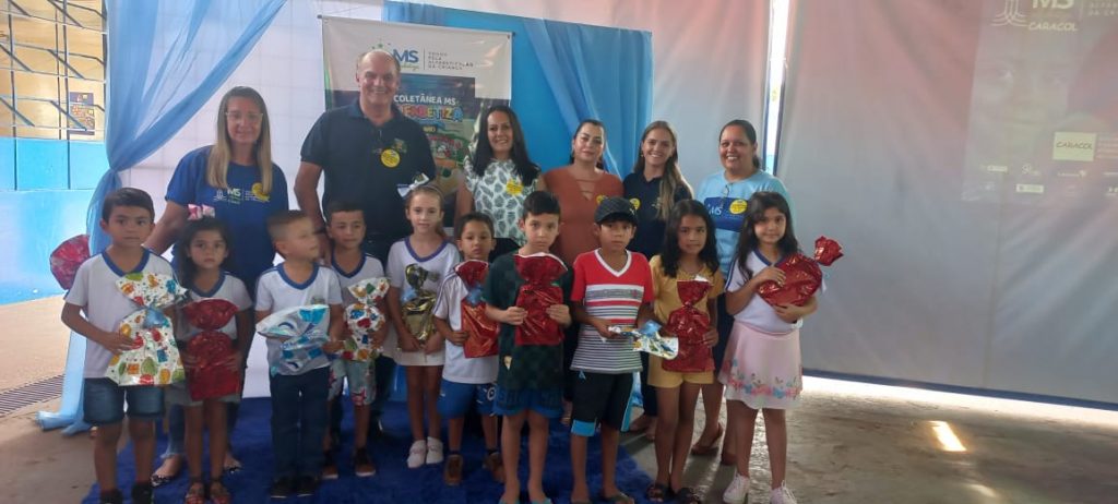 Prefeitura de Caracol premia alunos e professores destaque do programa MS Alfabetiza