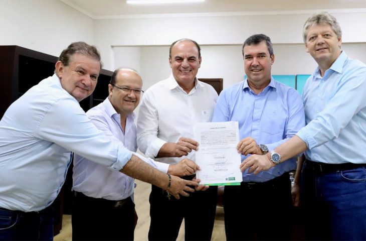 Prefeito Neco Pagliosa viabiliza R$ 4,9 milhões para obra de esgotamento sanitário em Caracol