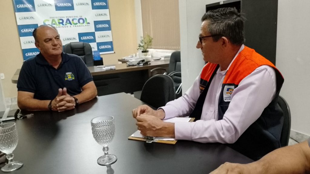Prefeito de Caracol e Defesa Civil Estadual debatem novas medidas para enfrentar prejuízos causados por temporal Prefeito de Caracol e Defesa Civil Estadual debatem novas medidas para enfrentar prejuízos causados por temporal