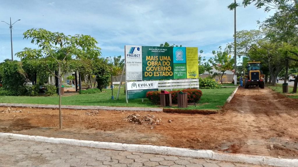 Neco Pagliosa comemora início da reforma da Praça Primeiro de Maio em Caracol Neco Pagliosa comemora início da reforma da Praça Primeiro de Maio em Caracol