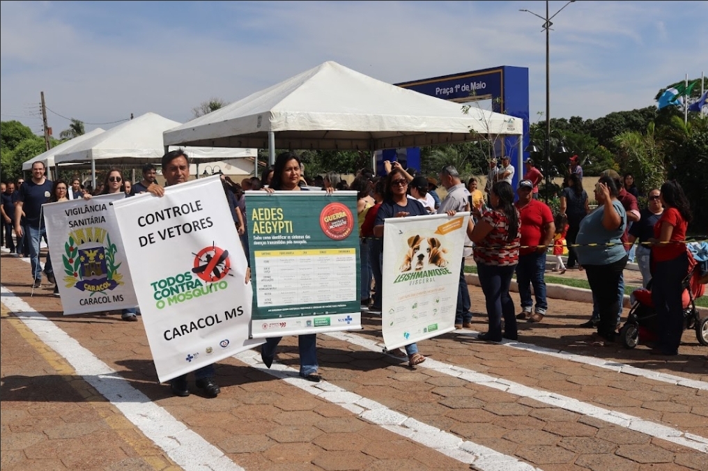Grande público comparece ao desfile da Independência do Brasil em Caracol Grande público comparece ao desfile da Independência do Brasil em Caracol