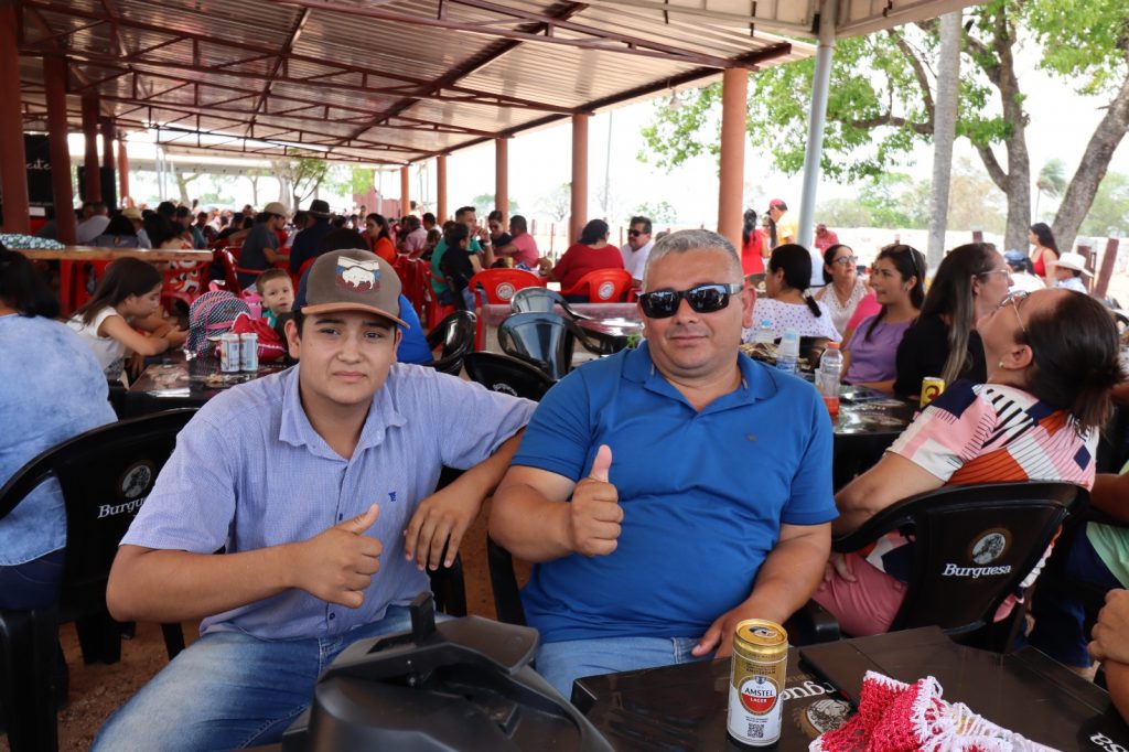 Servidores públicos de Caracol celebram seu dia com uma grande festa