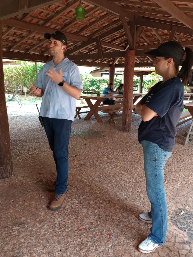 Estudantes de Caracol conhecem Recanto Ecológico Rio da Prata em Bonito