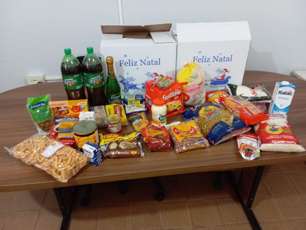 Prefeitura de Caracol entrega cestas natalinas como presente aos servidores públicos