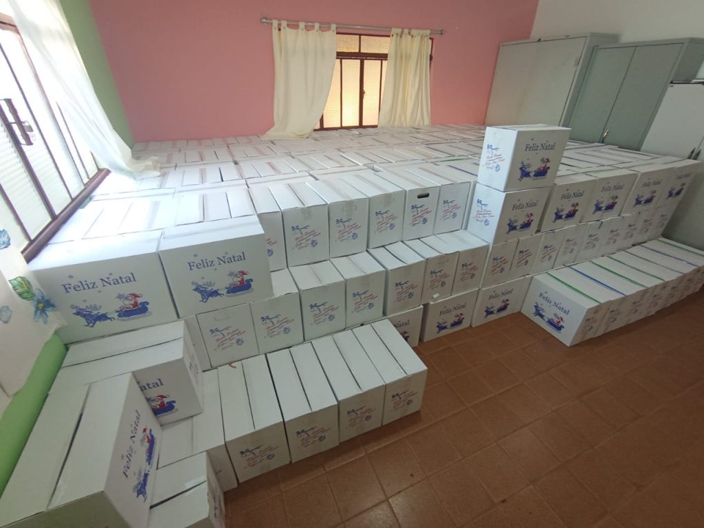 Prefeitura de Caracol entrega cestas natalinas como presente aos servidores públicos