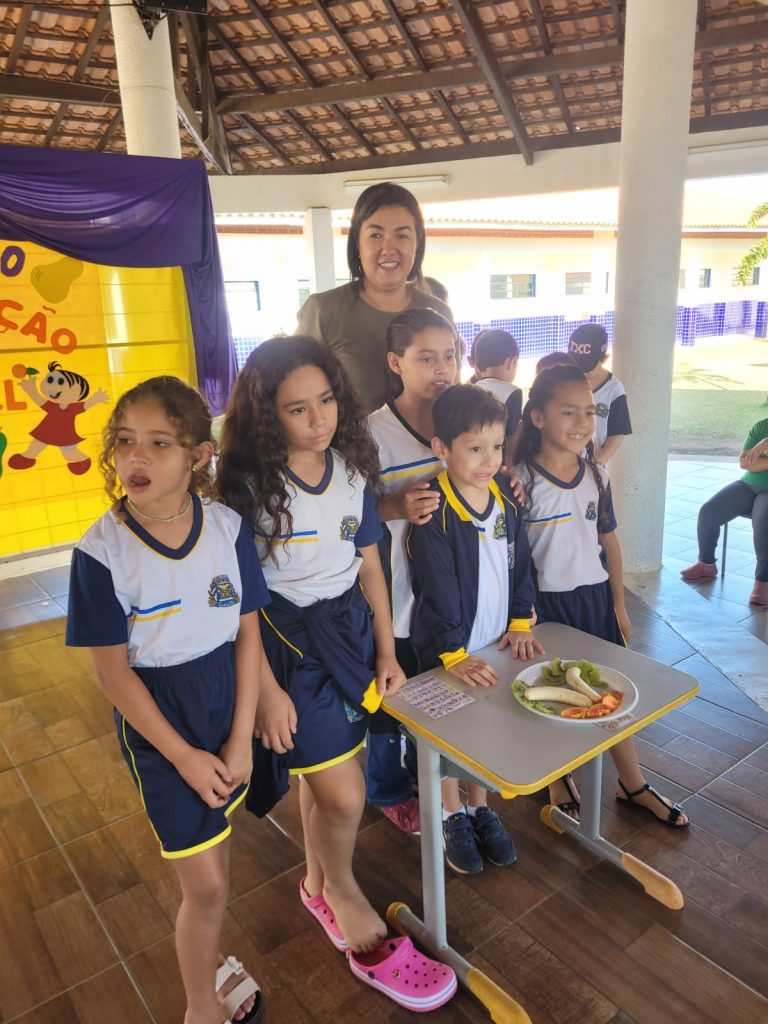 Alunos da Escola Municipal Joaquim Antônio dos Santos participam do projeto Alimentação Saudável