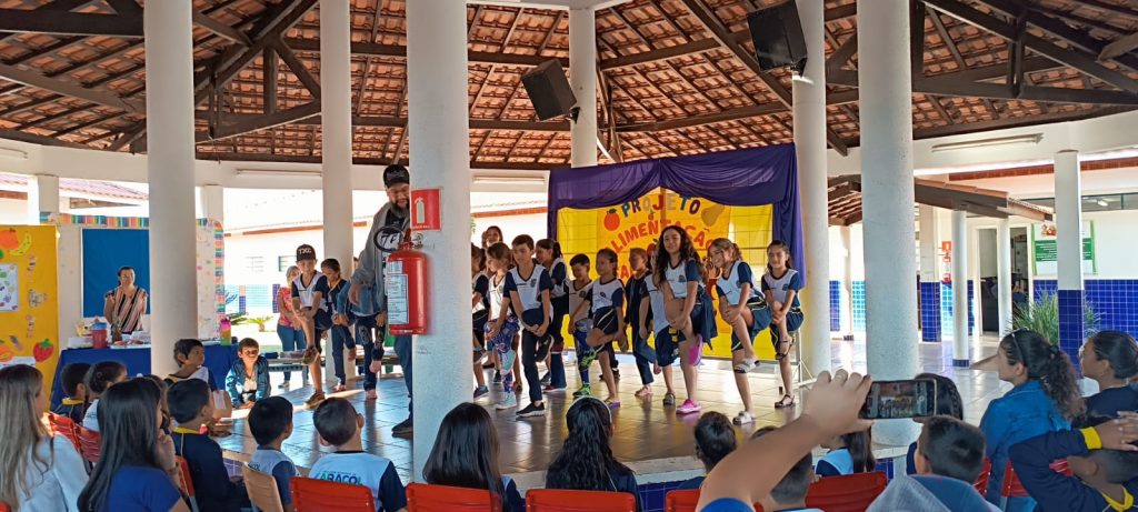 Alunos da Escola Municipal Joaquim Antônio dos Santos participam do projeto Alimentação Saudável