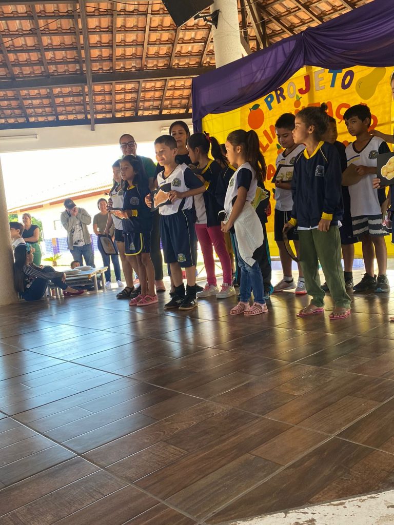 Alunos da Escola Municipal Joaquim Antônio dos Santos participam do projeto Alimentação Saudável