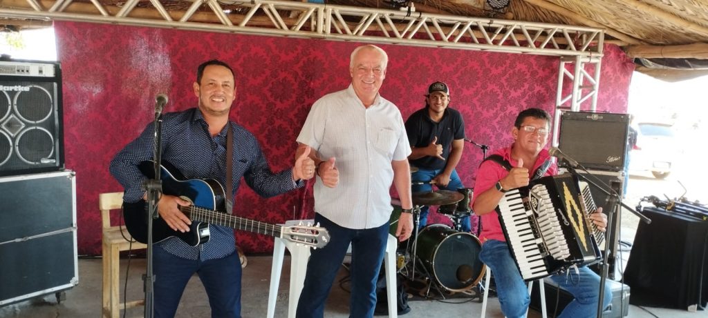 Prefeitura de Caracol comemora Dia do Servidor Público com churrasco e boa música