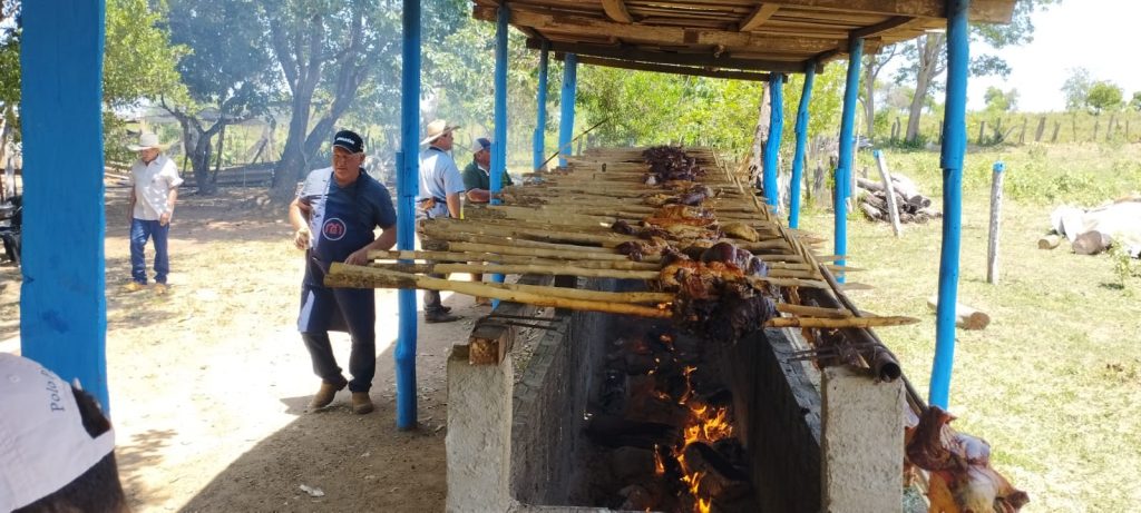 Prefeitura de Caracol comemora Dia do Servidor Público com churrasco e boa música