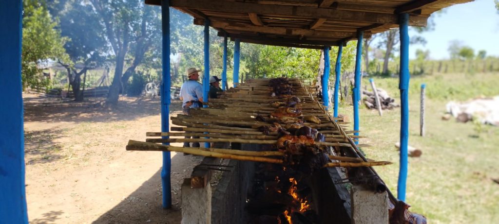 Prefeitura de Caracol comemora Dia do Servidor Público com churrasco e boa música