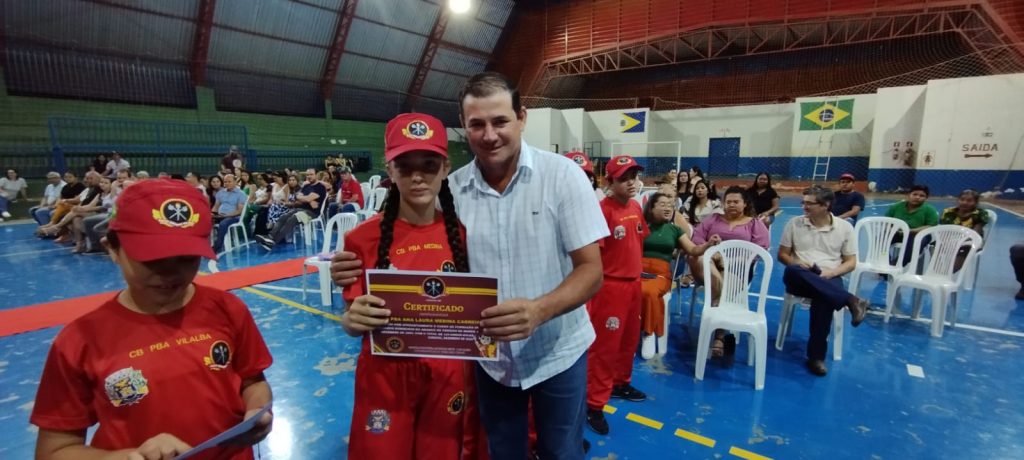 Projeto Bombeiros do Amanhã forma jovens cidadãos em Caracol