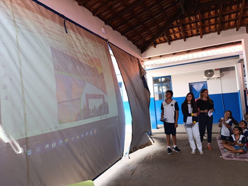 Fotografias dos estudantes da Rede Municipal de Ensino irão compor as capas dos Kits Escolares 2025