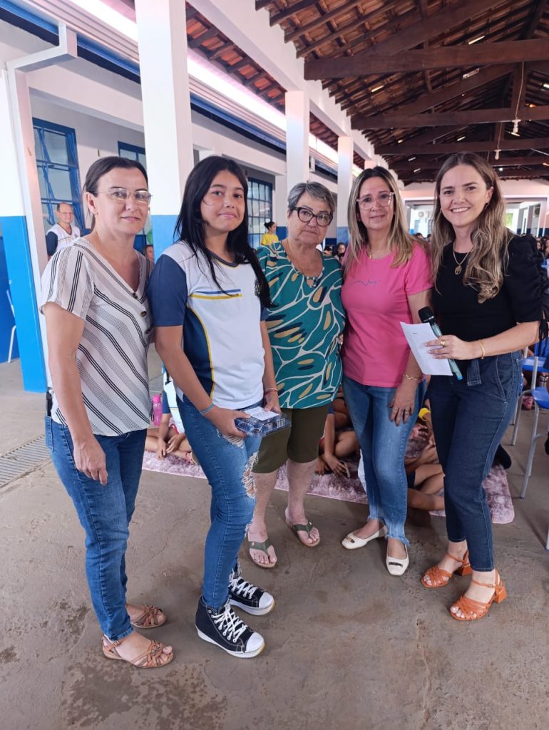 Fotografias dos estudantes da Rede Municipal de Ensino irão compor as capas dos Kits Escolares 2025