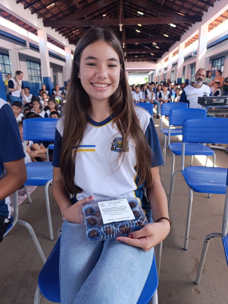 Fotografias dos estudantes da Rede Municipal de Ensino irão compor as capas dos Kits Escolares 2025