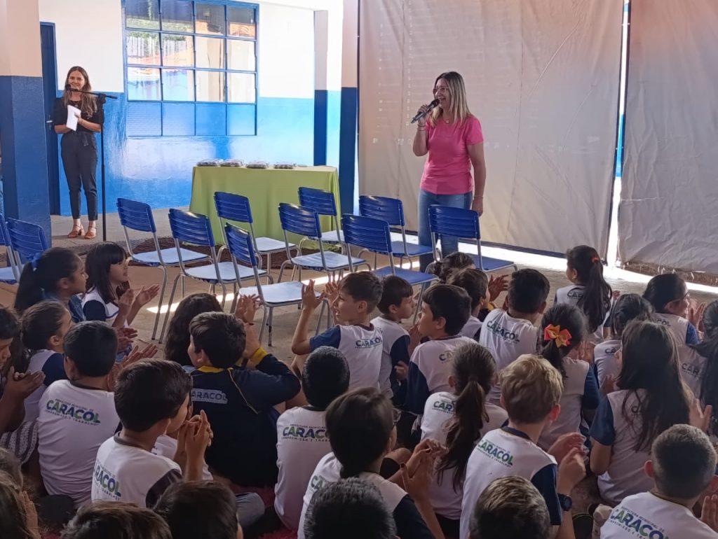 Fotografias dos estudantes da Rede Municipal de Ensino irão compor as capas dos Kits Escolares 2025