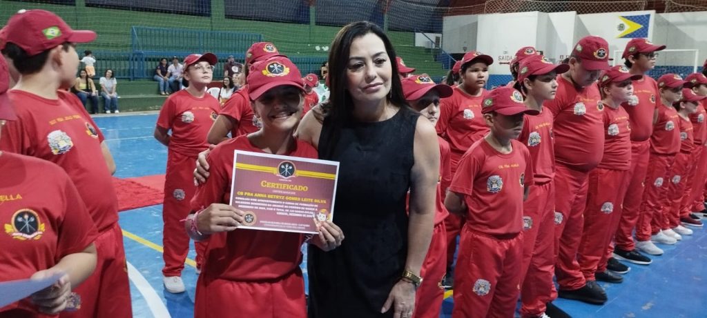 Projeto Bombeiros do Amanhã forma jovens cidadãos em Caracol