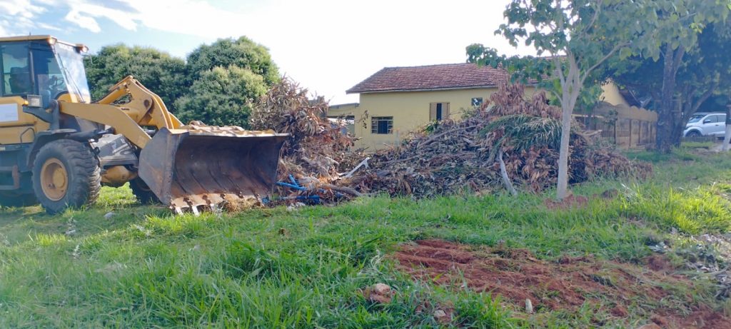 Mutirão de limpeza em Caracol continua com força máxima