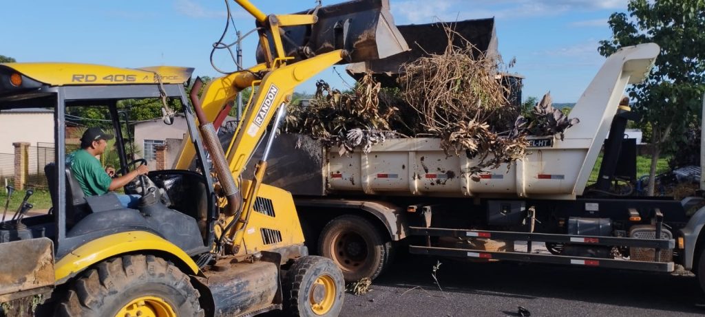 Mutirão de limpeza em Caracol continua com força máxima