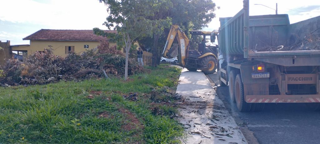 Mutirão de limpeza em Caracol continua com força máxima