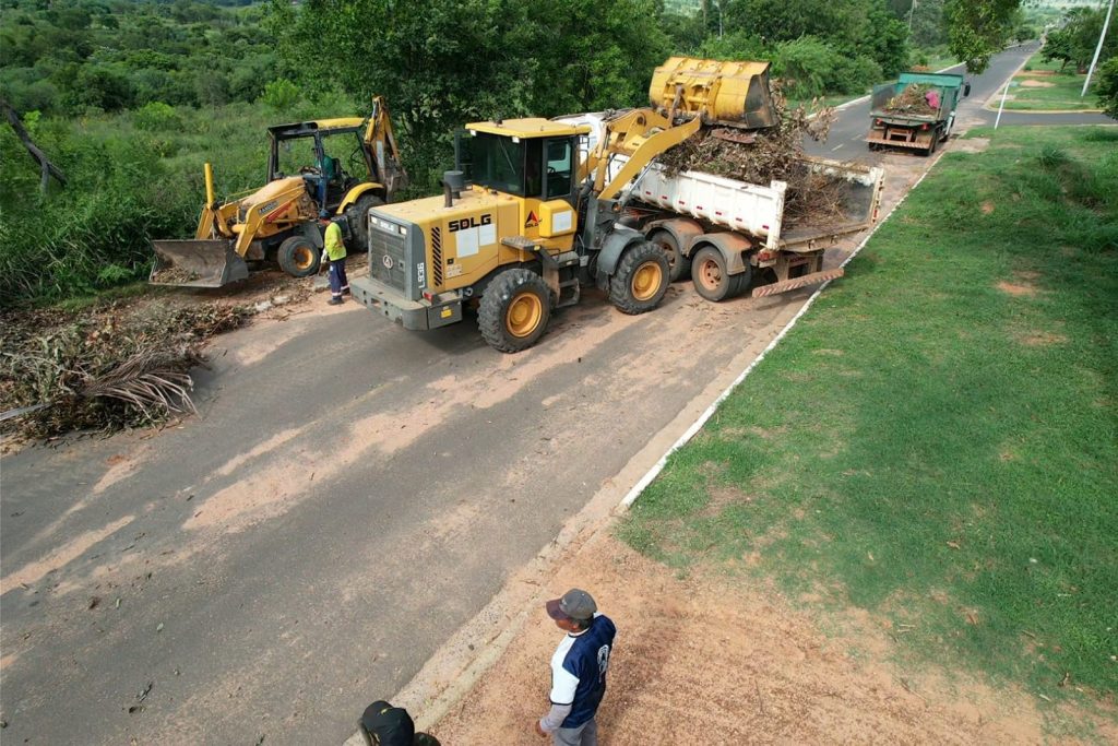 Mutirão de limpeza em Caracol continua com força máxima