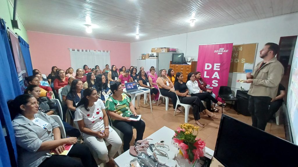 Empreendedorismo feminino em pauta: palestra "Sou Mulher, Empreendedora e Muito Mais" é realizada em Caracol