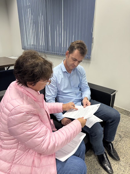 Prefeito Carlos Humberto Pagliosa visita Receita Federal em Mundo Novo para viabilizar doação de bens apreendidos Prefeito Carlos Humberto Pagliosa visita Receita Federal em Mundo Novo para viabilizar doação de bens apreendidos
