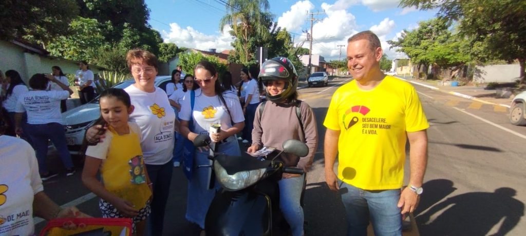 Caracol realiza Blitz Educativa e intensifica ações do Maio Amarelo e Maio Laranja Caracol realiza Blitz Educativa e intensifica ações do Maio Amarelo e Maio Laranja