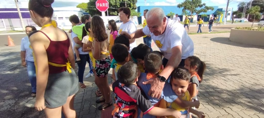 Caracol realiza Blitz Educativa e intensifica ações do Maio Amarelo e Maio Laranja Caracol realiza Blitz Educativa e intensifica ações do Maio Amarelo e Maio Laranja