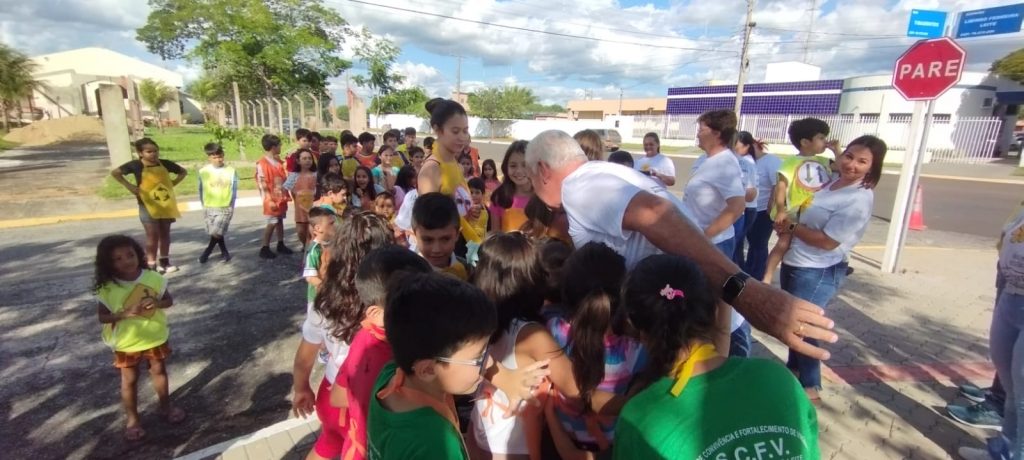 Caracol realiza Blitz Educativa e intensifica ações do Maio Amarelo e Maio Laranja Caracol realiza Blitz Educativa e intensifica ações do Maio Amarelo e Maio Laranja