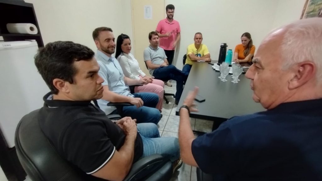 Deputado Beto Pereira visita Caracol e acompanha reforma do Ginásio fruto de sua emenda parlamentar Deputado Beto Pereira visita Caracol e acompanha reforma do Ginásio fruto de sua emenda parlamentar