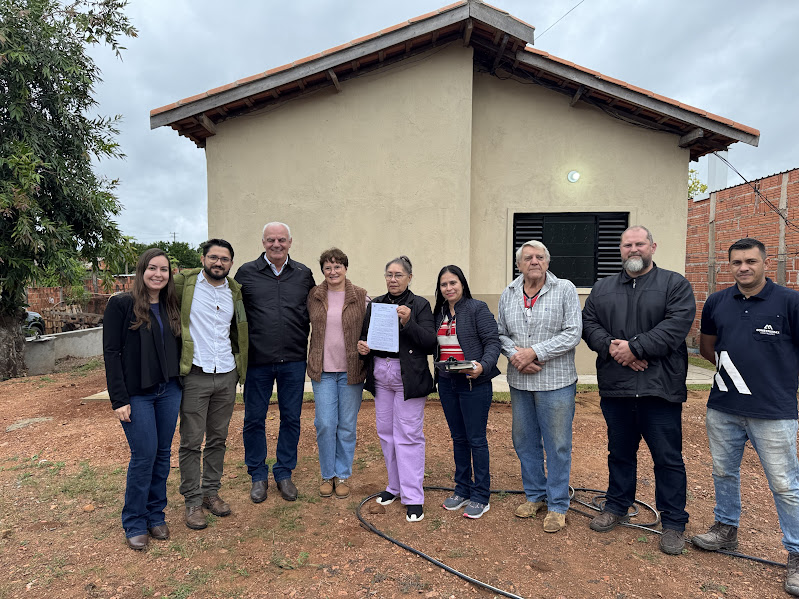 Prefeitura de Caracol entrega mais duas casas pelo Projeto Substituição de Moradia Precária Prefeitura de Caracol entrega mais duas casas pelo Projeto Substituição de Moradia Precária