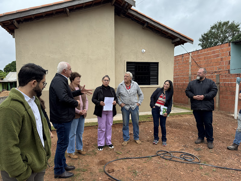 Prefeitura de Caracol entrega mais duas casas pelo Projeto Substituição de Moradia Precária Prefeitura de Caracol entrega mais duas casas pelo Projeto Substituição de Moradia Precária