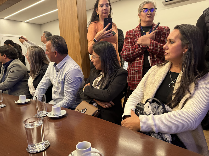 Prefeito Neco Pagliosa coordena comitiva de Caracol para audiência com o governador Riedel e garante novos investimentos Prefeito Neco Pagliosa coordena comitiva de Caracol para audiência com o governador Riedel e garante novos investimentos