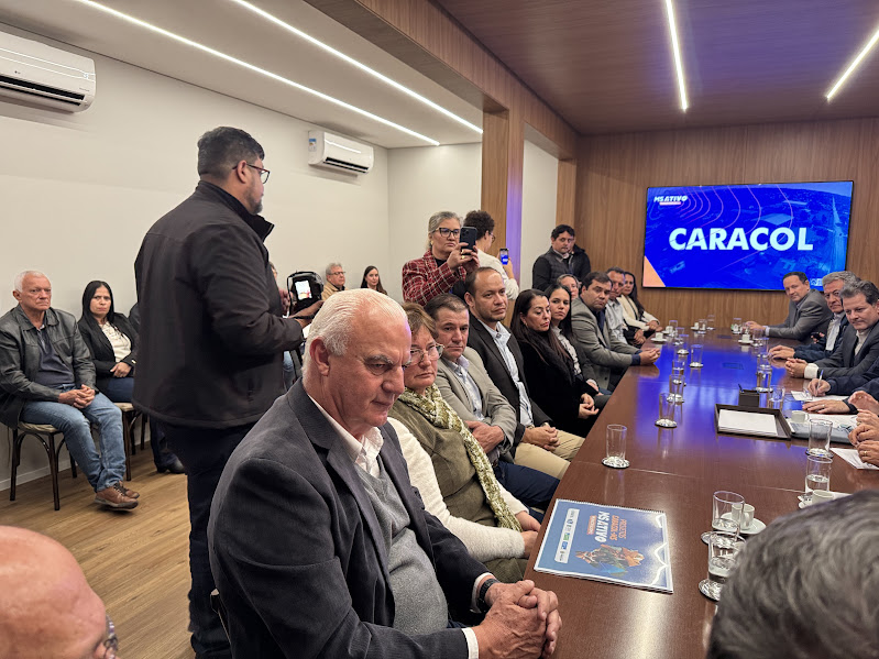 Prefeito Neco Pagliosa coordena comitiva de Caracol para audiência com o governador Riedel e garante novos investimentos Prefeito Neco Pagliosa coordena comitiva de Caracol para audiência com o governador Riedel e garante novos investimentos