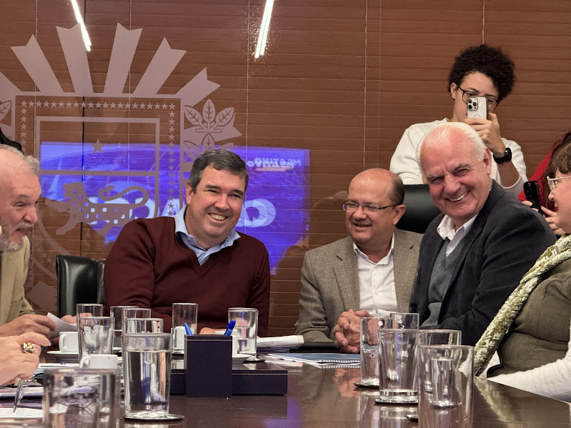 Prefeito Neco Pagliosa coordena comitiva de Caracol para audiência com o governador Riedel e garante novos investimentos Prefeito Neco Pagliosa coordena comitiva de Caracol para audiência com o governador Riedel e garante novos investimentos