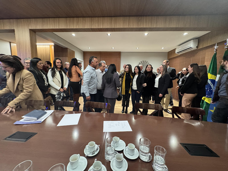 Prefeito Neco Pagliosa coordena comitiva de Caracol para audiência com o governador Riedel e garante novos investimentos Prefeito Neco Pagliosa coordena comitiva de Caracol para audiência com o governador Riedel e garante novos investimentos