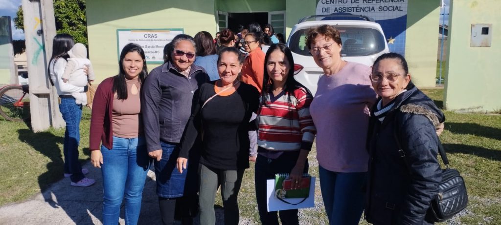 Junto com o frio, Assistência Social de Caracol entrega cobertores e carinho Junto com o frio, Assistência Social de Caracol entrega cobertores e carinho