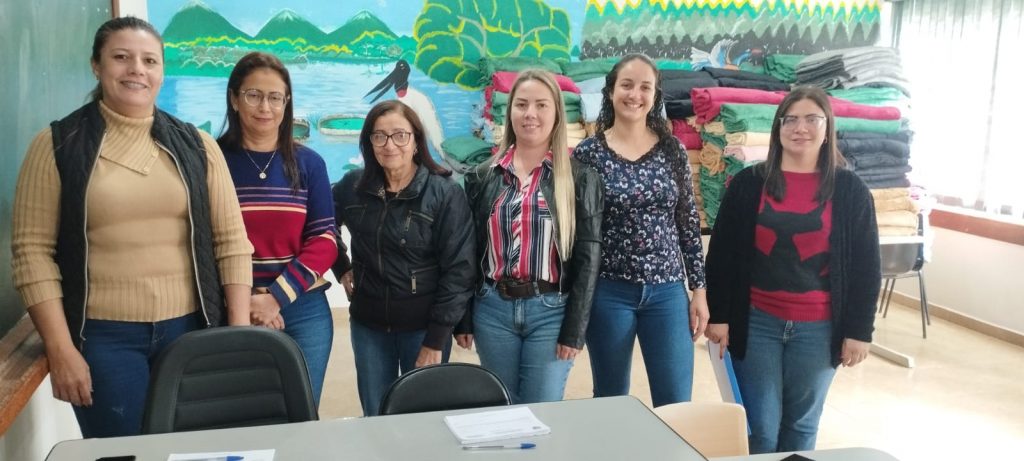 Junto com o frio, Assistência Social de Caracol entrega cobertores e carinho Junto com o frio, Assistência Social de Caracol entrega cobertores e carinho