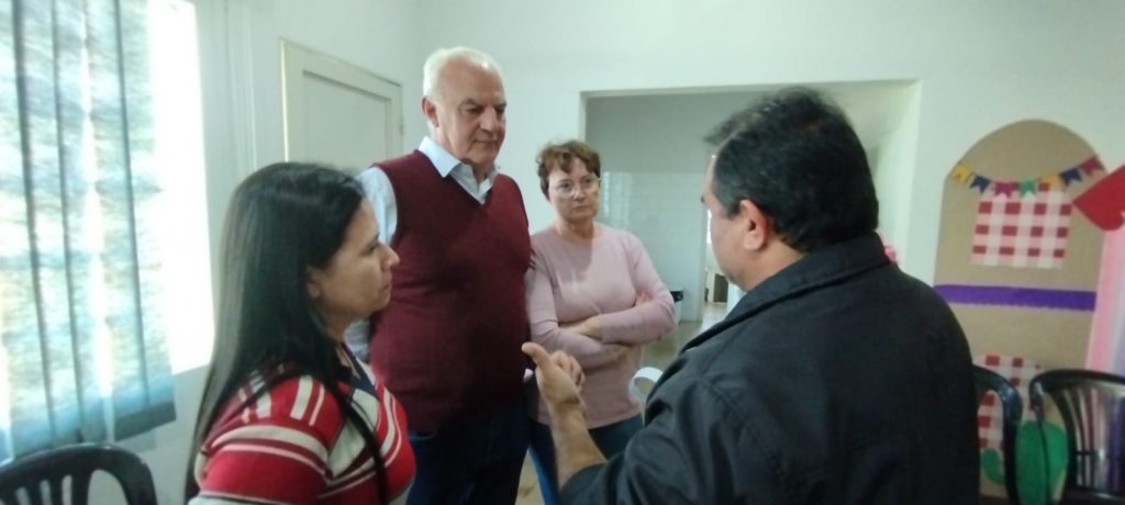 Junto com o frio, Assistência Social de Caracol entrega cobertores e carinho Junto com o frio, Assistência Social de Caracol entrega cobertores e carinho
