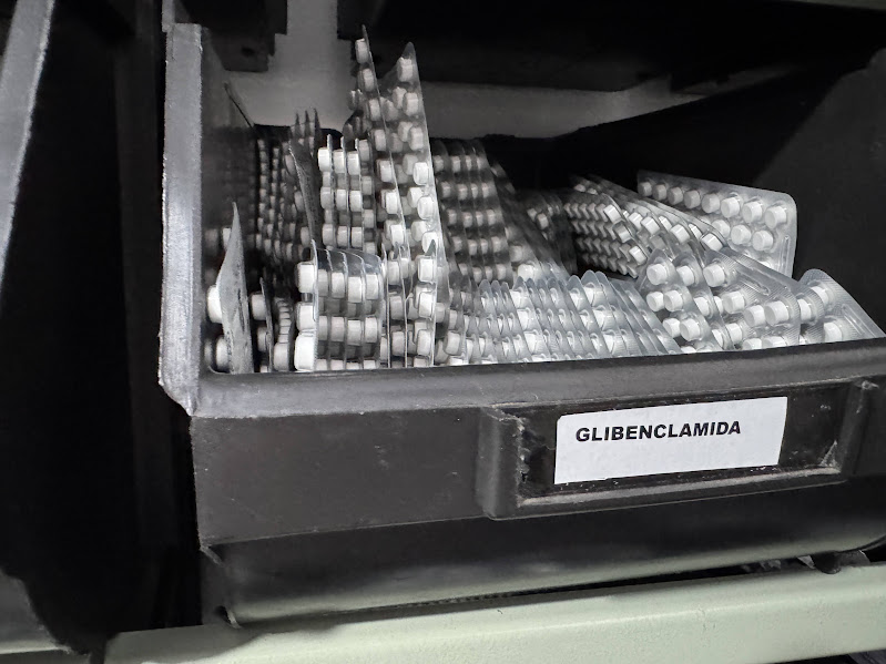 Farmácia Pública de Caracol amplia atendimento e passa a entregar medicamentos também no período noturno Farmácia Pública de Caracol amplia atendimento e passa a entregar medicamentos também no período noturno