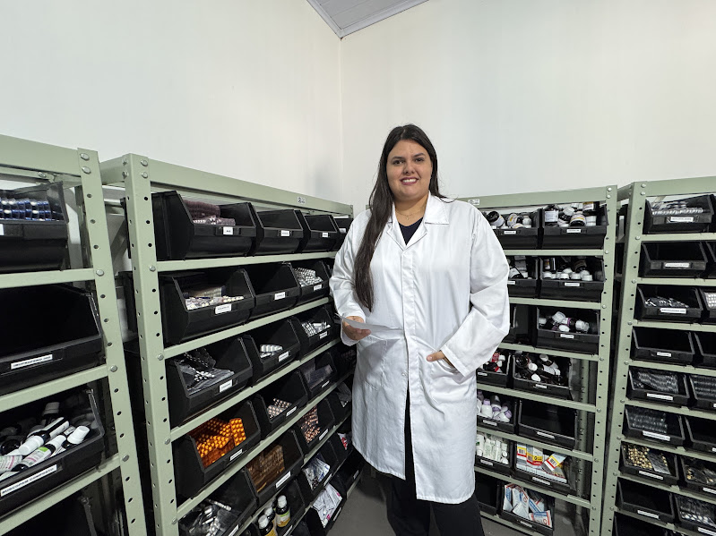 Farmácia Pública de Caracol amplia atendimento e passa a entregar medicamentos também no período noturno Farmácia Pública de Caracol amplia atendimento e passa a entregar medicamentos também no período noturno