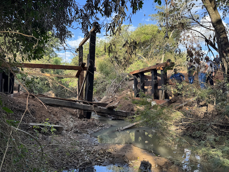 Prefeitura de Caracol reconstrói ponte sobre o Rio Campo Limpo no Alto Caracol Prefeitura de Caracol reconstrói ponte sobre o Rio Campo Limpo no Alto Caracol