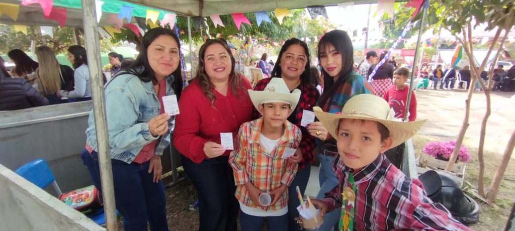 SCFV de Caracol celebra atividades do primeiro semestre com grande arraial SCFV de Caracol celebra atividades do primeiro semestre com grande arraial