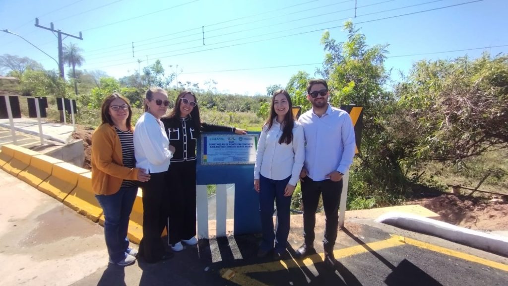 Prefeitura de Caracol entrega 26 novas casas e inaugura ponte de concreto