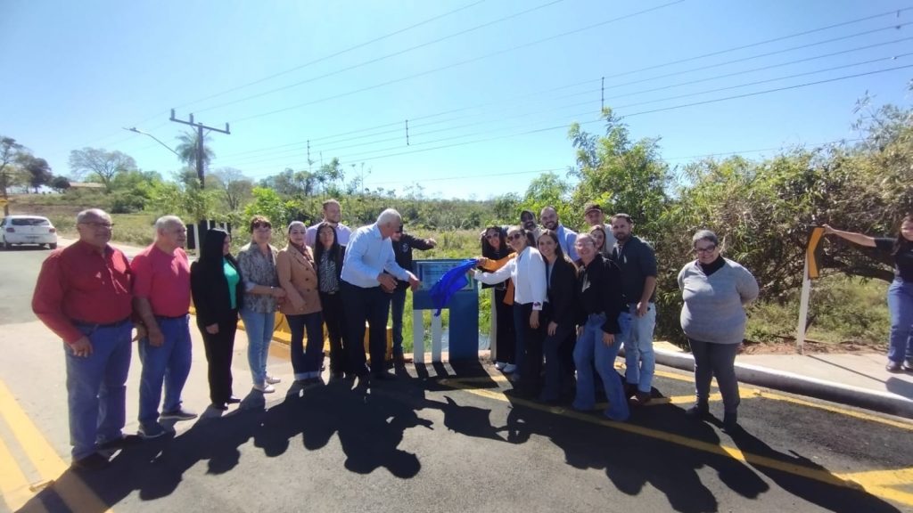 Prefeitura de Caracol entrega 26 novas casas e inaugura ponte de concreto