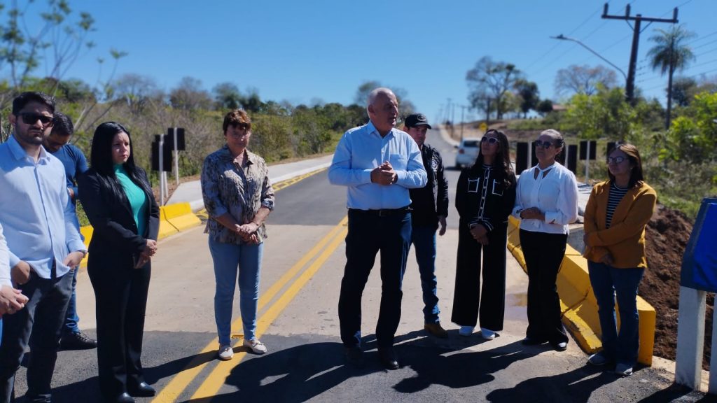 Prefeitura de Caracol entrega 26 novas casas e inaugura ponte de concreto