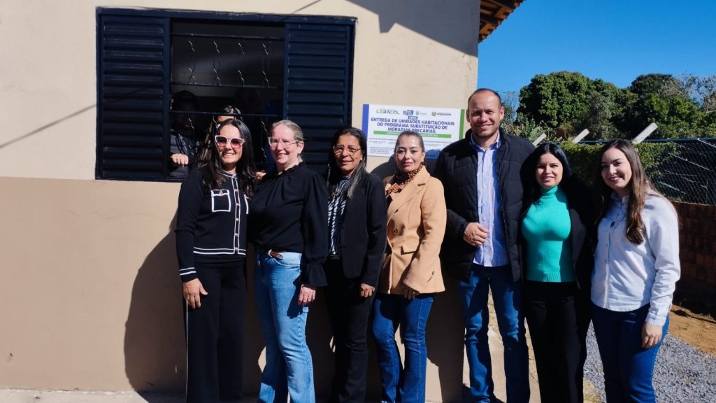 Prefeitura de Caracol entrega 26 novas casas e inaugura ponte de concreto