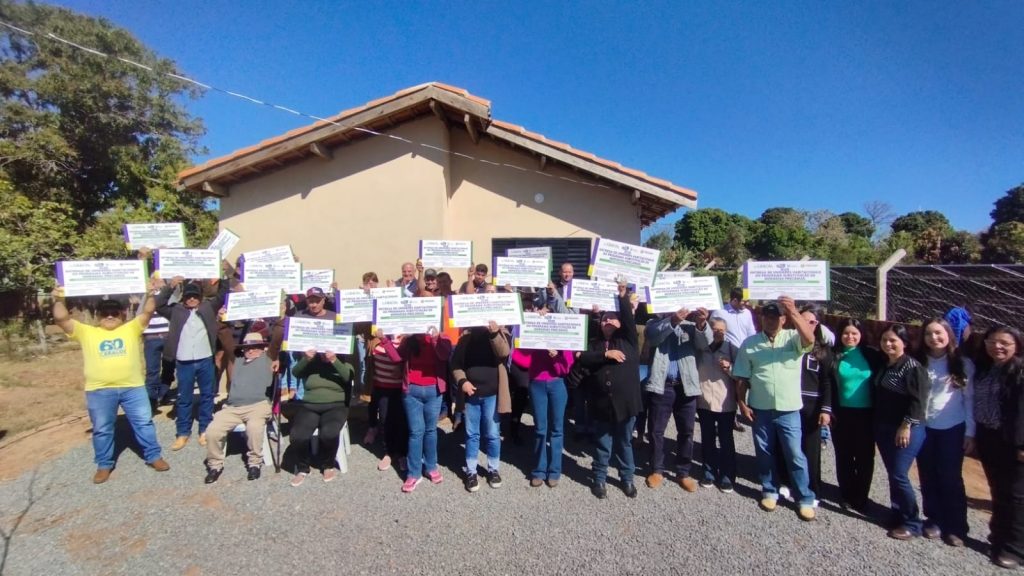 Prefeitura de Caracol entrega 26 novas casas e inaugura ponte de concreto