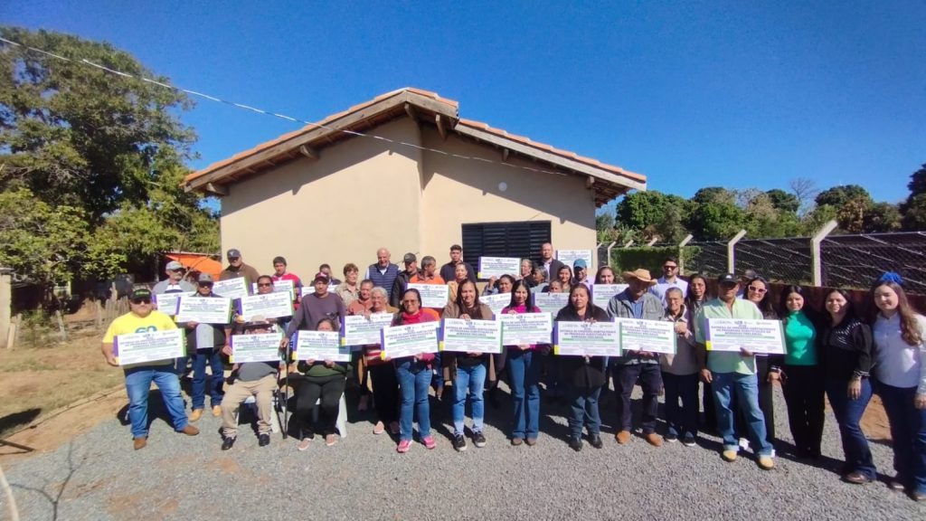 Prefeitura de Caracol entrega 26 novas casas e inaugura ponte de concreto